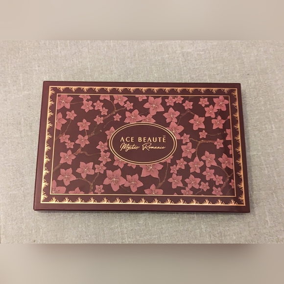 Mystic Romance Palette - Picture 2 of 3